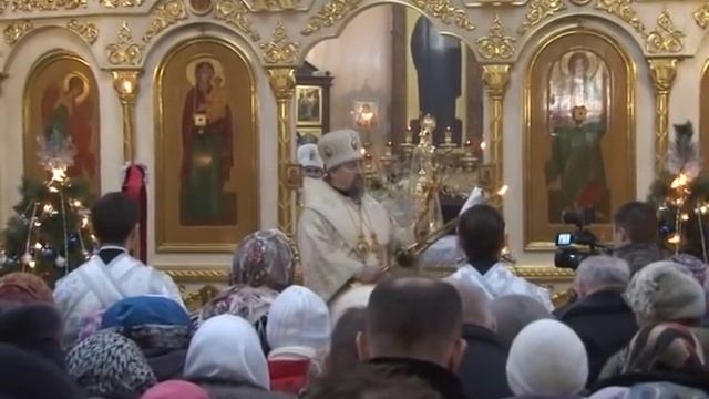 Светлый праздник Рождества Христова собрал в храмах тысячи старооскольцев смотреть онлайн