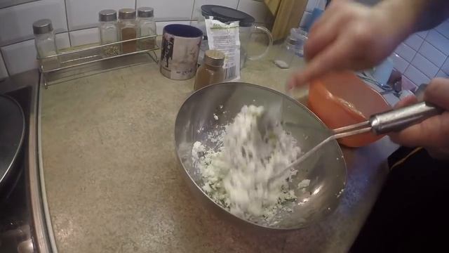 Куриные грудки с брынзой и беконом смотреть онлайн