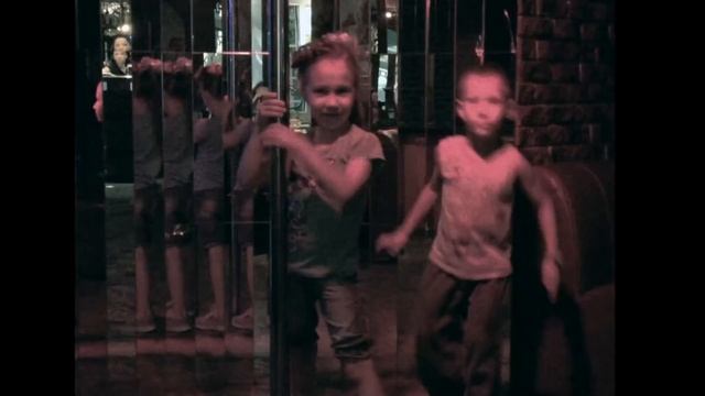 Мой первый танец =) В серьезном заведении! My first dance =) смотреть онлайн