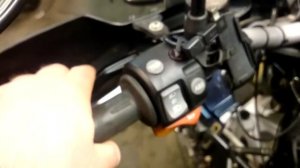 Прокачка сцепления на R1200GS (МотоМастерская)