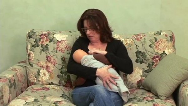 Breastfeeding in Public : Breastfeeding with Nursing Tops