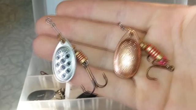 КАК НАС ОБМАНЫВАЮТ В МАГАЗИНАХ! УЧИМСЯ ОТЛИЧАТЬ ПОДДЕЛКУ ВЕРТУШЕК MEPPS! ЛУЧШИЕ ВЕРТУШКИ... смотреть онлайн