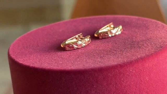 Серьги Штамп с алмазной гранью из красного золото смотреть онлайн