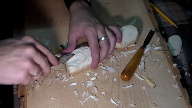 Как вырезать ложку с оленем смотреть онлайн