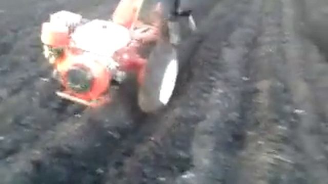 мотоблок агро нарезает борозды под посадку картошки смотреть онлайн
