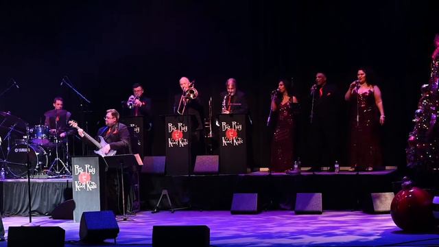 Blue Christmas - Matt Lewis and the Long Live the King Orchestra смотреть онлайн