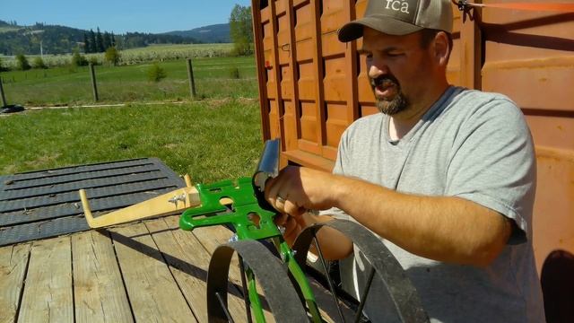 How to use the plow on the Hoss Double Wheel Hoe - 3 Corners Farm смотреть онлайн