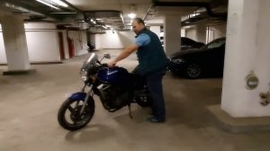 Как поставить мотоцикл на центральную подставку