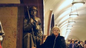 «Счастливый нос» Бронзовой собаки.Москва. Метро ст. «Пл. Революции»