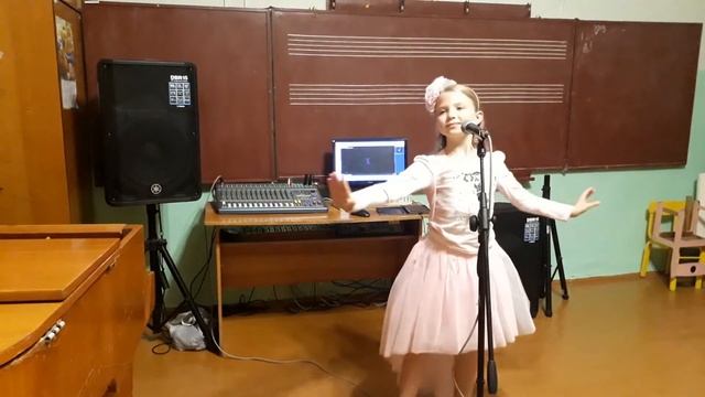 Песня "Мамы моей глаза"("Мамины глаза") (Е. Зарицкая) Исп. Воробьева Елена 8 лет смотреть онлайн