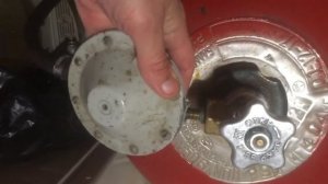 Как не нужно снимать редуктор давления газового баллона