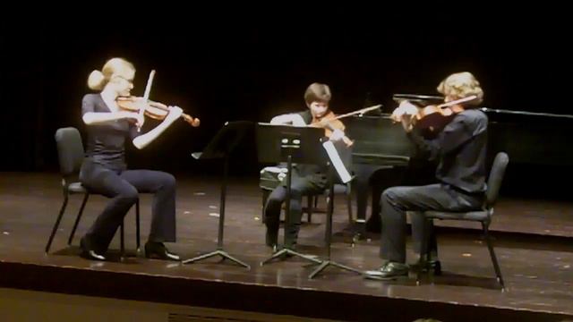 Terzett, Op. 61, #2 1. Energisch bewegt, doch nicht zu rasc смотреть онлайн