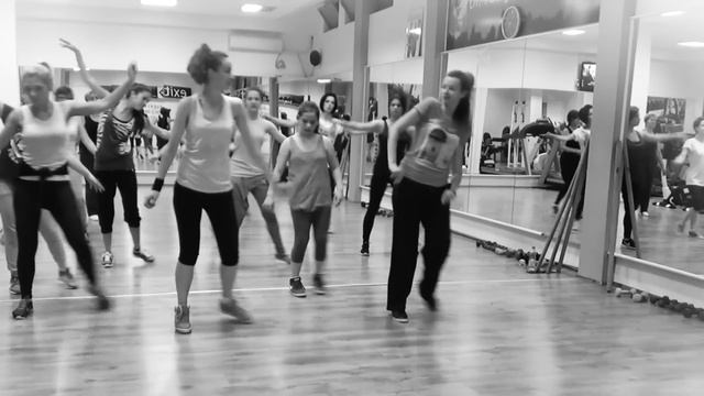 Zumba fitness - Tangled up смотреть онлайн