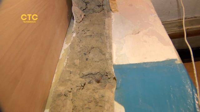 Пытался толкнуть дверь, а вместе с ней выпала и стена смотреть онлайн