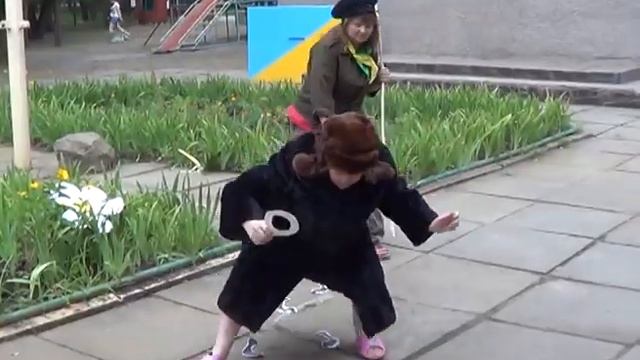 Кража на клумбе - "Ирочка" смотреть онлайн