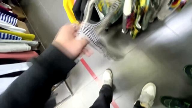 ПАРАДЕЕВИЧ, КОРЕШ И ВЛАД КУЕРТОВ ЗАКУПАЮТСЯ ОДЕЖДОЙ В СМЕШНЫХ ЦЕНАХ