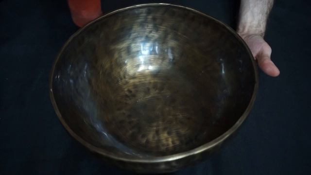 BL29см109ГцЛя Тибетская поющая чаша для массажных и медитативных практик. Купить поющие чаши смотреть онлайн