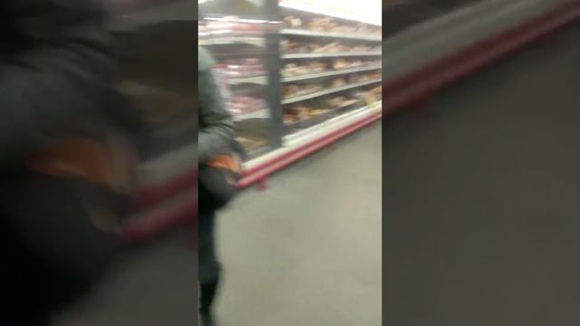 Обжора в Ашане смотреть онлайн