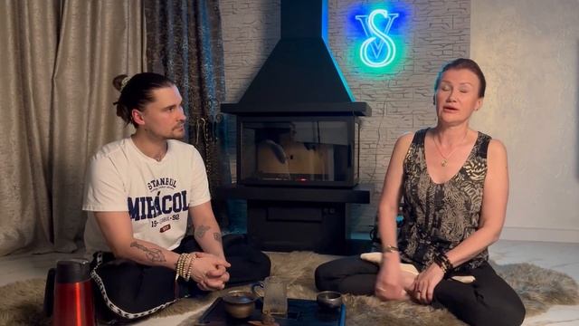 ?Диалоги у камина?-  О, морально...