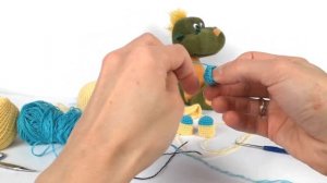 Динозавр крючком. Мастер класс. Crochet dino, crochet toys. (3 Урок. Шипы, животик, сборка деталей)