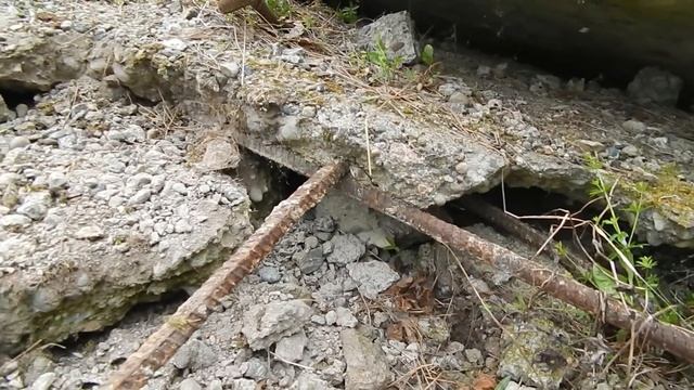 Всё крушил как сумасшедший добывая металл. Добыча металлолома, уборка территории смотреть онлайн