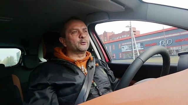 Дразню «свежей инфой» про Lada Xray Cross смотреть онлайн