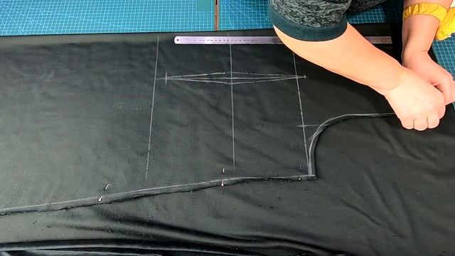 Теплое платье без выкройки за 20 минут. Построение сразу на ткани на любой размер.mp4 смотреть онлайн