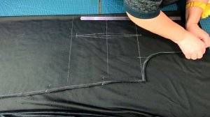 Теплое платье без выкройки за 20 минут. Построение сразу на ткани на любой размер.mp4