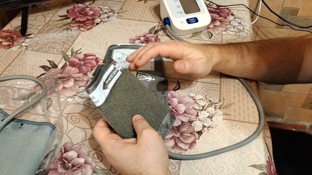 Как заменить манжет на тонометре Omron M2 Basic ? смотреть онлайн