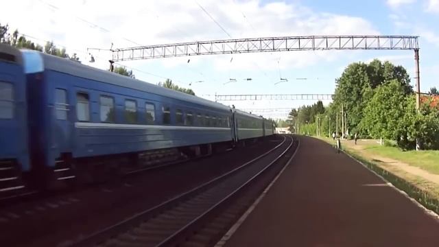 В России чуть не переехал поезд бабушку смотреть онлайн
