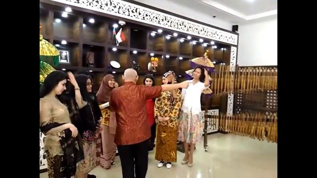 Hari Kartini Di Azerbaijan