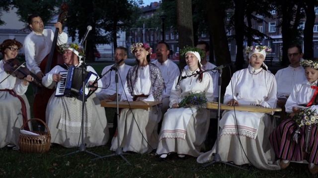 Лиго - древний латышский праздник летнего солнцестояния традиционно отмечают в ночь с 23 на 24 июня смотреть онлайн