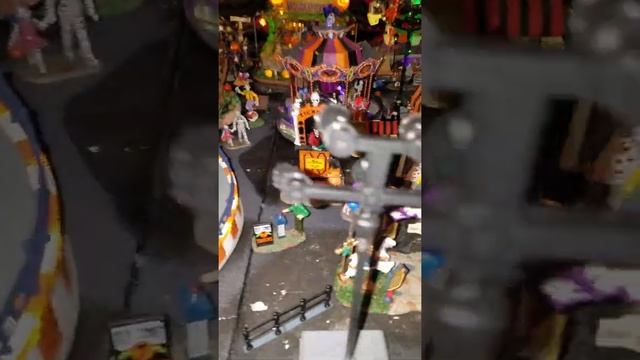 SPOOKY TOWN USA смотреть онлайн