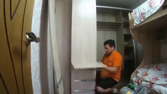 Монтаж комбинированного шкафа купе за 1 минуту. #VOSMEBEL смотреть онлайн
