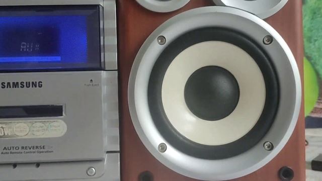 Музыкальный Центр Samsung MM-ZB7 смотреть онлайн