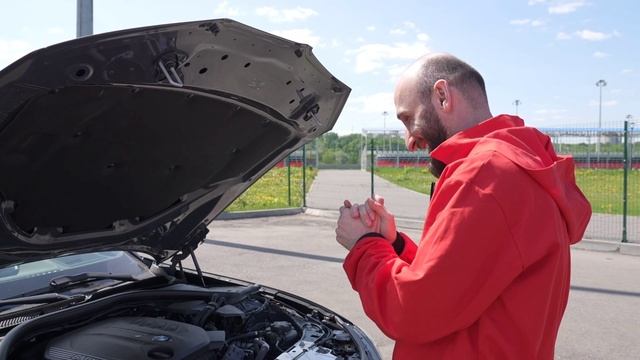 Проверка качества двигателя | Омар в Большом городе #shorts смотреть онлайн