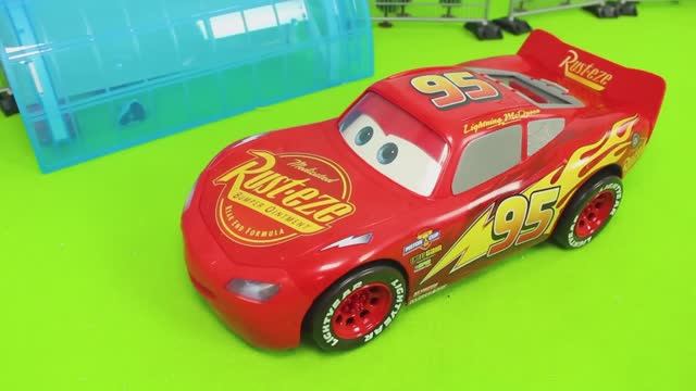 Маккуин/ Тачки/ Игрушки смотреть онлайн