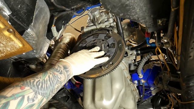Replacing The Clutch On A Suzuki Samurai