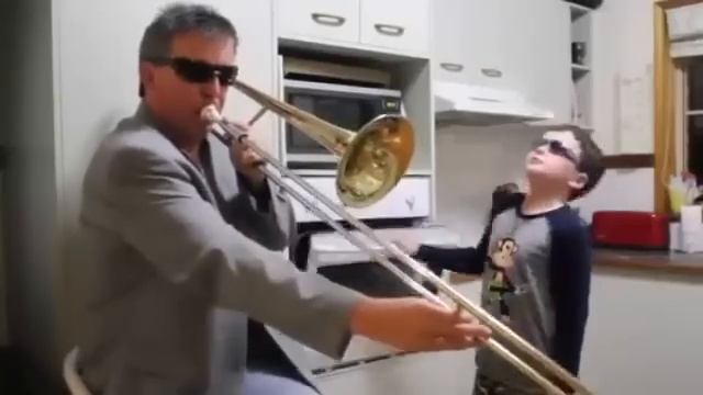 прикол с тромбоном (тромбон) смотреть онлайн