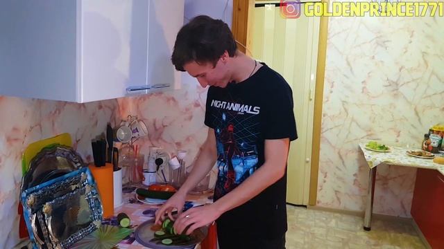 ГОТОВЛЮ БУРГЕР ЛУЧШЕ ЧЕМ В МАКДОНАЛДС! смотреть онлайн