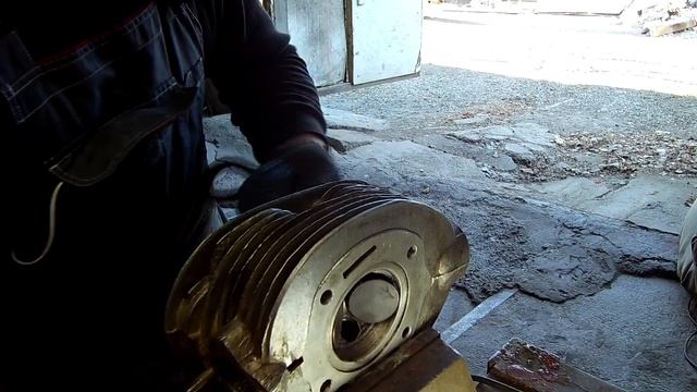 Урал #3. Притирка клапанов и установка головки URAL motorcycle смотреть онлайн