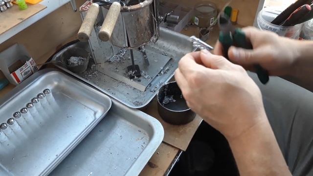 Готовимся к зимний рыбалки. Отливка мормышек своими руками .Дешево и сердито !!!))Мормышки на Леща. смотреть онлайн