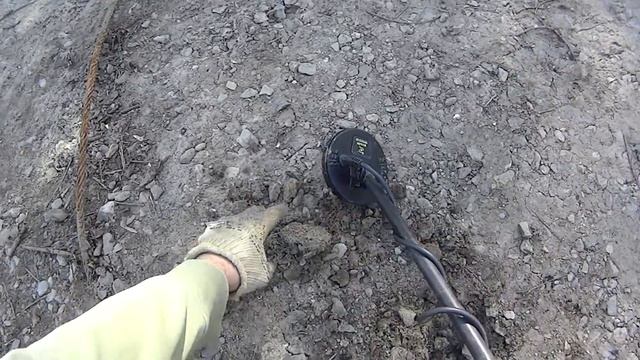 ЧЕМ БОГАТО ДНО РЕКИ? ... СПУСТИЛИ ПЛОТИНУ !!! смотреть онлайн