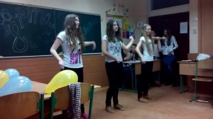 Танец на 8 марта самый крутой танец)))подойдет всем и детям и подросткам))=)