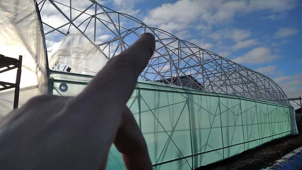 Получится или нет, натянуть плёнку на купол теплицы, при ветре 4 м/с с порывами?!