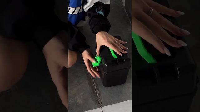 Лазерный уровень для выравнивания основ. смотреть онлайн