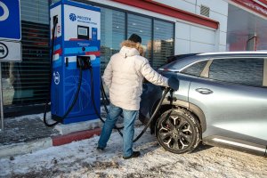 в России предложили ввести потолок цен на зарядку электромобилей | новости сегодня