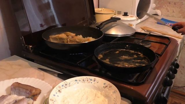 Жареный минтай с луком! смотреть онлайн