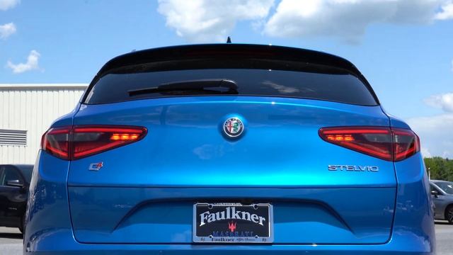 2021 Alfa Romeo Stelvio | An Italian Performance SUV смотреть онлайн