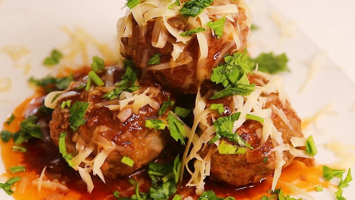 НОВЫЙ РЕЦЕПТ ФРИКАДЕЛЕК!!!! Мясные фрикадельки в томатном соусе смотреть онлайн